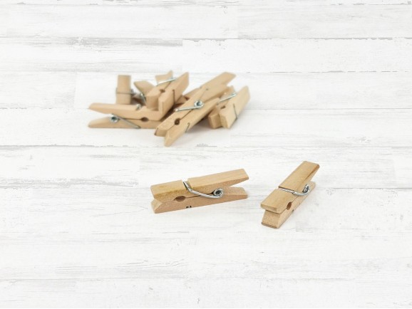 Small wooden clamp 3.5 cm.