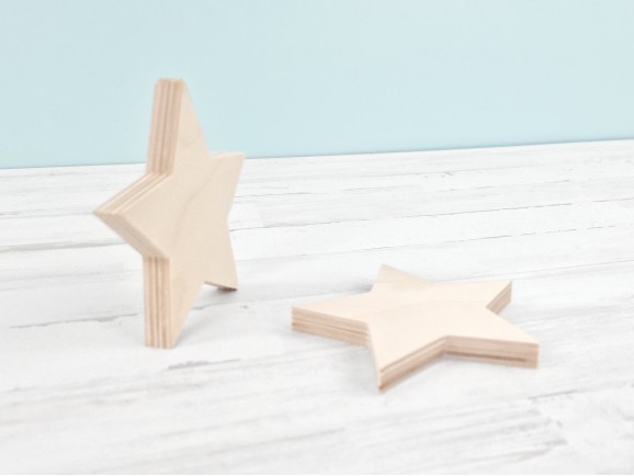 Estrella de madera 10x10x1 cm. Ref.DRZN725M