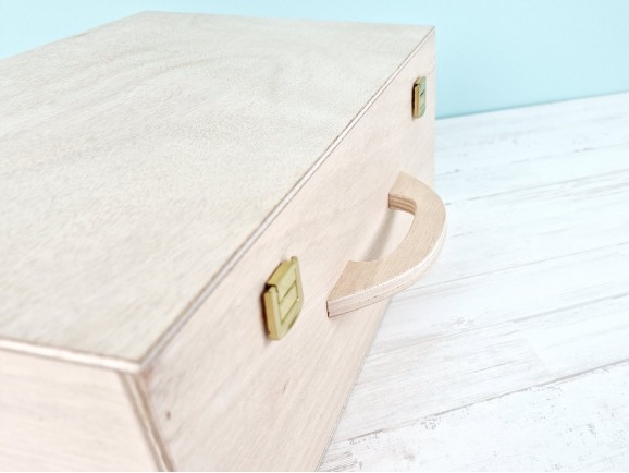 Wooden suitcase box 38.5x26.5x16 cm. with handle Ref. PCM55