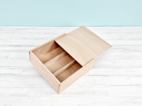 Wooden box 21.5x21.5x8 cm. with sliding lid and 3 compartments Ref. PC26