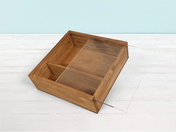 Aged wooden box for 10x15 photos with methacrylate lid Ref.P00CF13TM