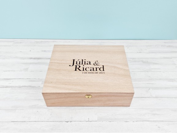 Caja madera 3 Botellas de vino Bisagra y Broche Ref.3botBBOK