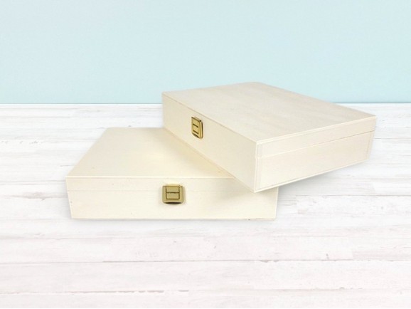 Caja de madera 27x19x6 cm. c/bisagra, broche y división Ref.P1454C6F