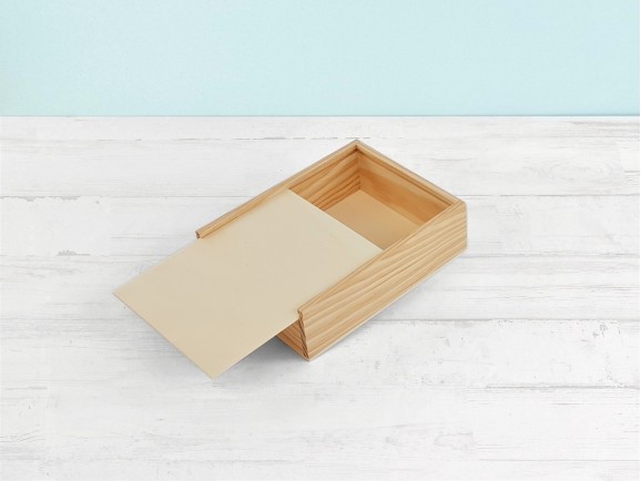 Pine wood box 23.5x18.5x7 cm. with sliding lid Ref.PF1520