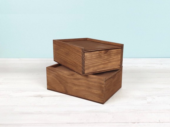 Aged pine wood box 18x12.5x6.5 with sliding lid Ref.PF1015T