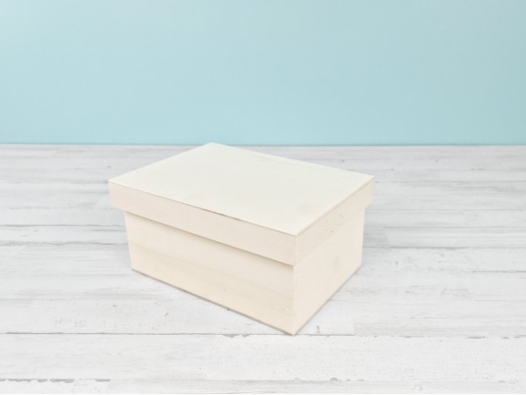 Wooden box 23.5x17x11.5 cm. with lid Ref.P00CF1AS