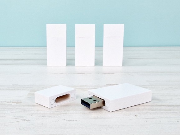 PenDrive de madera clásico blanco con imán Ref.USBCH11
