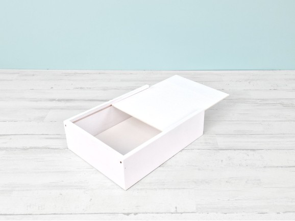 Caja de madera pino Blanca 23,5x18,5x7 cm. con tapa corredera Ref.PF1520B
