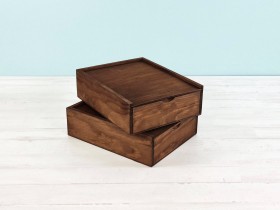 Aged pine wood box 23.5x18.5x7 cm. with sliding lid Ref.PF1520T