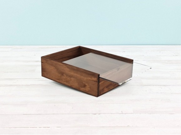 Aged pine wood box 23.5x18.5x7 cm. with methacrylate lid Ref.PF1520TM
