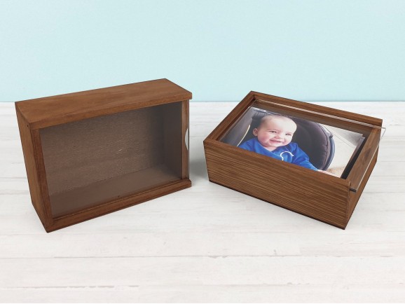 Aged pine wood box 18x12.5x6.5 with Methacrylate lid Ref.PF1015TM