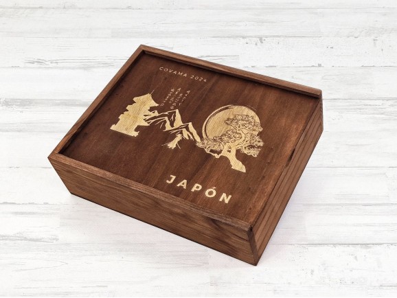 Aged pine wood box 29x24x7 cm. with sliding lid Ref.PF2025T