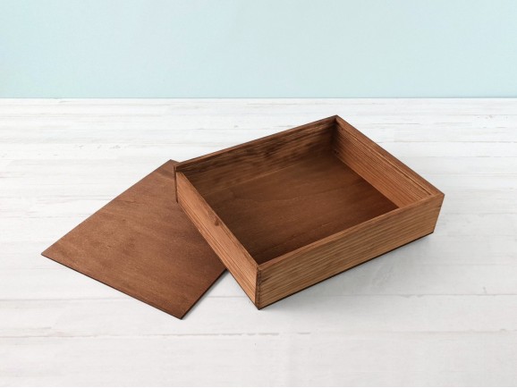 Aged pine wood box 29x24x7 cm. with sliding lid Ref.PF2025T