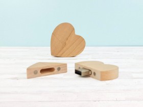 PenDrive de madera Corazón con imán Ref.USBCH6