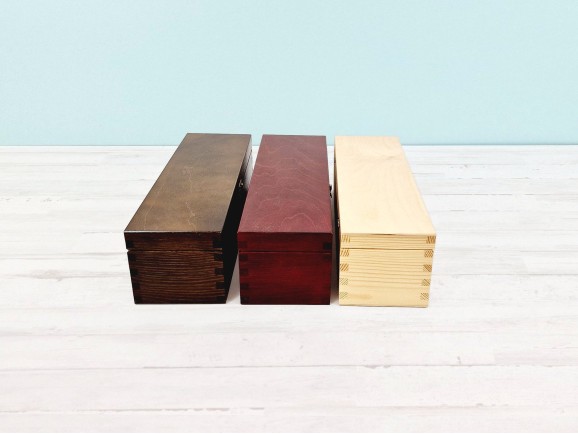 Caja madera pino 1 Botella Broche 3 acabados Ref.DRSW241