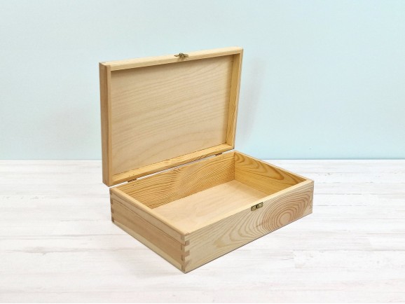 Caja de madera pino 34x25x10 cm. c/bisagra y broche Ref.DRPZ200