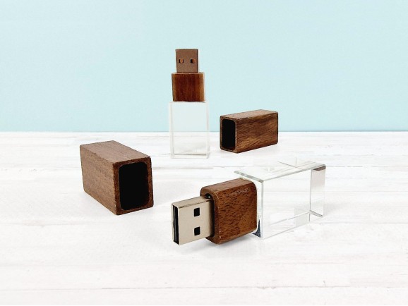 PenDrive de Madera Oscura y Cristal Ref.USBCH8