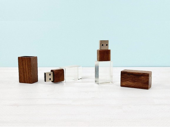 PenDrive de Madera Oscura y Cristal Ref.USBCH8