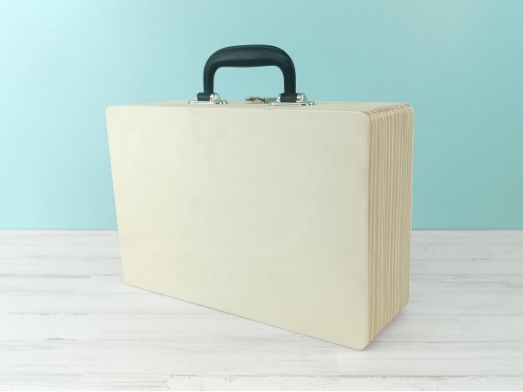 Wooden briefcase box 30x20x10 cm. with black handle Ref.1525