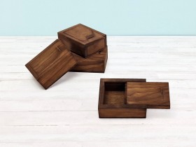 Aged wooden box 9x7x3.5 cm. with flush sliding cover Ref.P1003