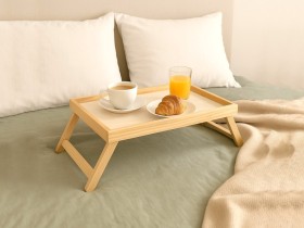 Bandeja de madera para cama c/patas Ref.AR06692