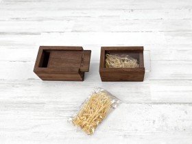 Aged wooden box 8.5x5.5x4.5 cm. with methacrylate lid Ref. PC1PM