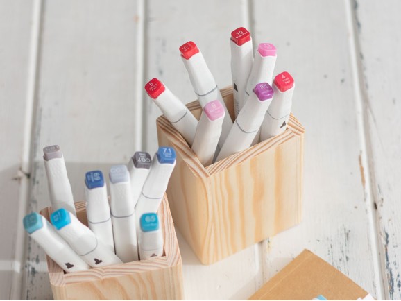 Portalápices de pino macizo 9x7x10 cm. Ref.CR126