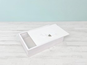White Photographer's Box Pack + PenDrive Ref.Pack1454DBCH11