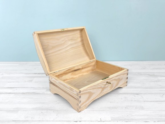 Wooden chest 30x20x12.5 cm. with key Ref.DRPK345