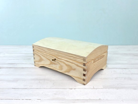 Wooden chest 30x20x12.5 cm. with key Ref.DRPK345