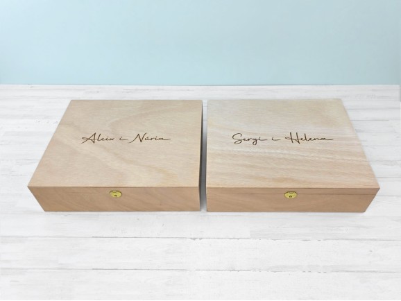 Caja madera 3 Botellas de vino Bisagra y Broche Ref.3botBBOK