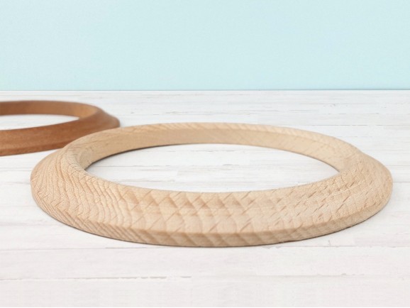 Wooden ring Ø10 cm. with external profile Ref.138