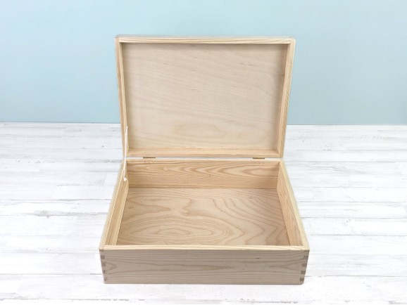 Pine wood box 40x30x13 cm. with hinge Ref. DRSD140B