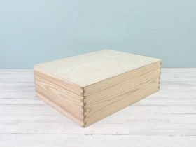 Pine wood box 40x30x13 cm. with hinge Ref. DRSD140B