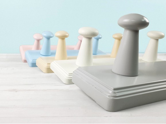 Perchero pared 2 colgadores colores Ref.3023