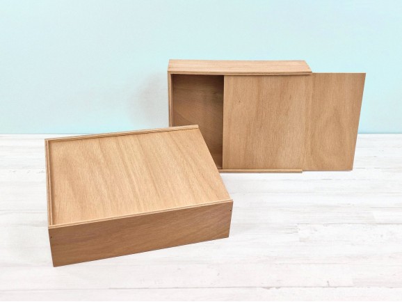 Wooden box 35x28x10 cm. with sliding lid Ref.P1454C8J3