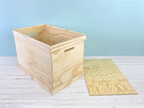 Caja de madera 51x32x37 cm. c/tapa clavada y asas Ref.T0630