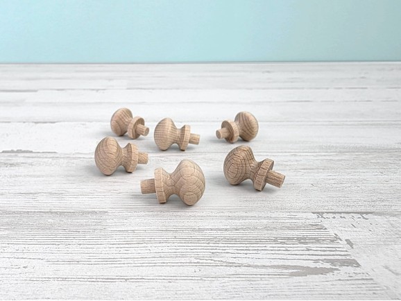 Beech handle Ø1.5 cm. with tenon Ref.DRX51