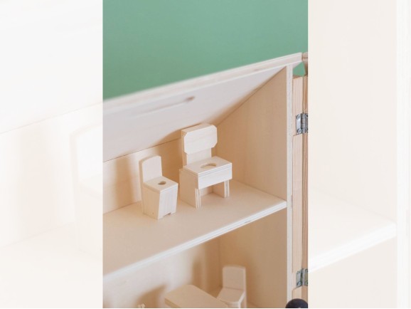 Wooden dollhouse with furniture Ref.AR15702