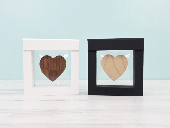 Pack caja marco flotante + PenDrive corazón Ref.PackLD48CZ