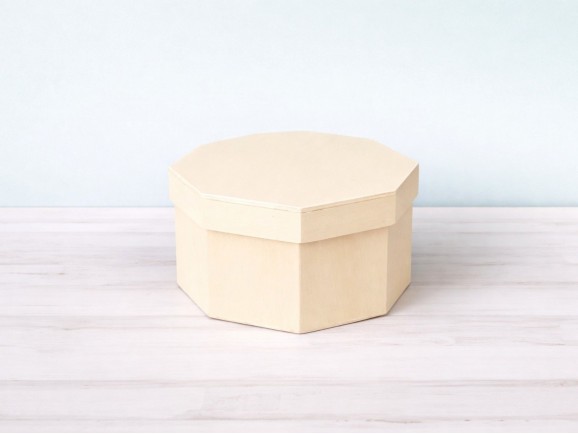 Octagonal wooden box 17x17x11 cm. with cover Ref.P53C10E