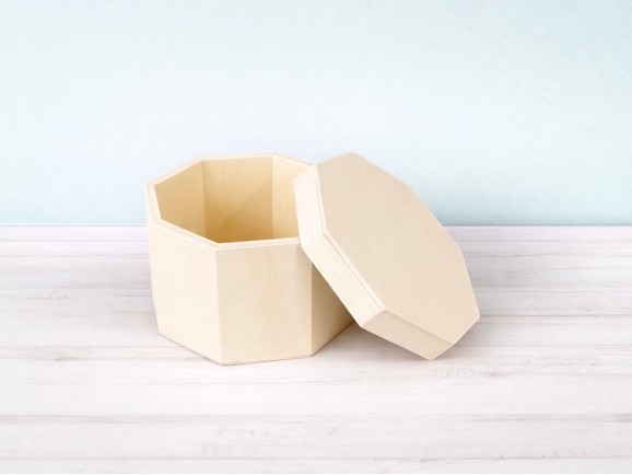 Octagonal wooden box 17x17x11 cm. with cover Ref.P53C10E
