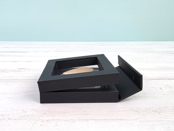 Pack caja marco flotante + PenDrive corazón Ref.PackLD48CZ