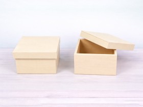 Square wooden box 16.5x16.5x9 cm. with cover Ref.PC22