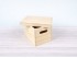 Caja de madera rayada 21,5x15,5x14,5 cm. c/asas y tapa Ref.AW24931