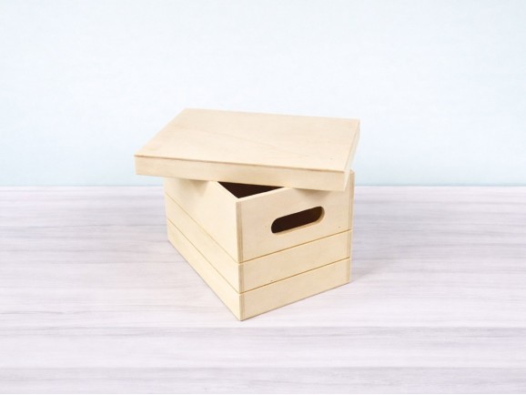 Caja de madera rayada 21,5x15,5x14,5 cm. c/asas y tapa Ref.AW24931