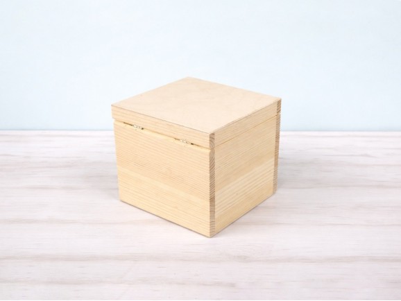 Cubic pine wood box 16x16x16 cm. Ref.DRPZ430