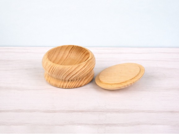 Caja de madera pino redonda baja c/tapa Ø9xL6 cm. Ref.AR7223