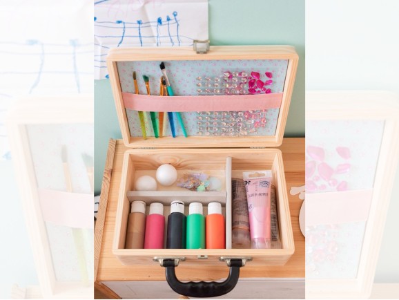 Caja maletín cabás de madera 30x20x10 cm. c/asa negra Ref.1525