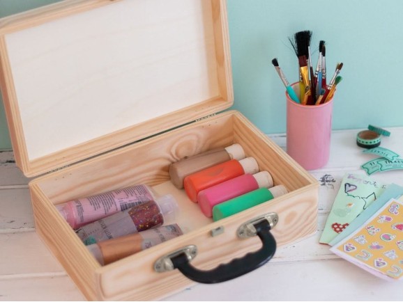 Wooden briefcase box 30x20x10 cm. with black handle Ref.1525